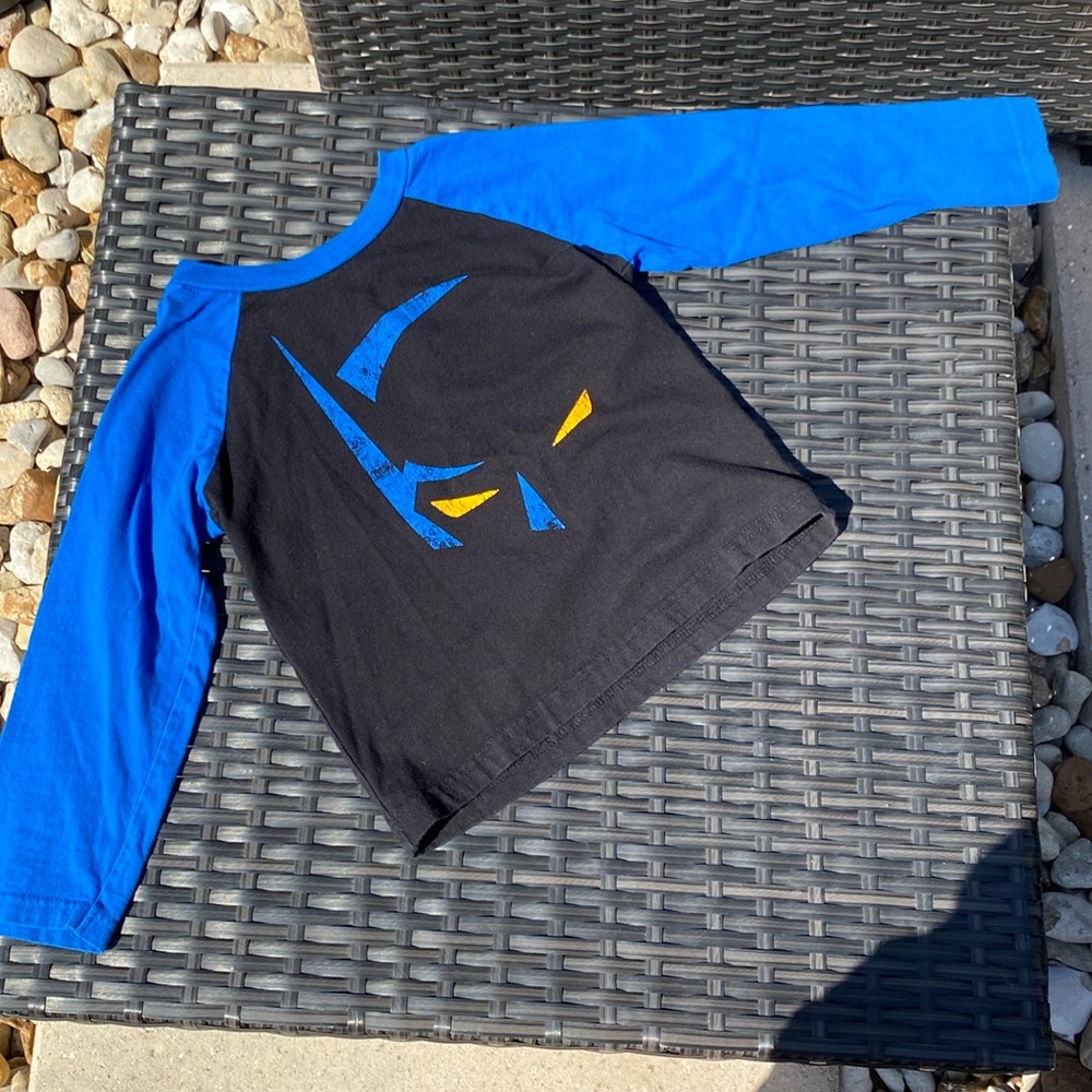Batman Boys' Black & Blue Long Sleeve Tee
